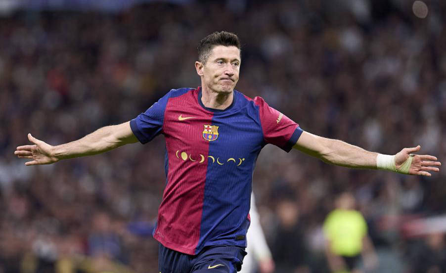 西甲：冠军悬念再度重生！新王巴萨登顶，狂轰14球告诉谁是王者！